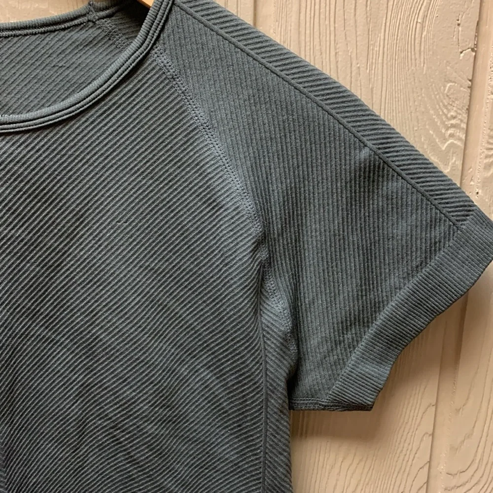 Work Out Top - Picture 4 of 11